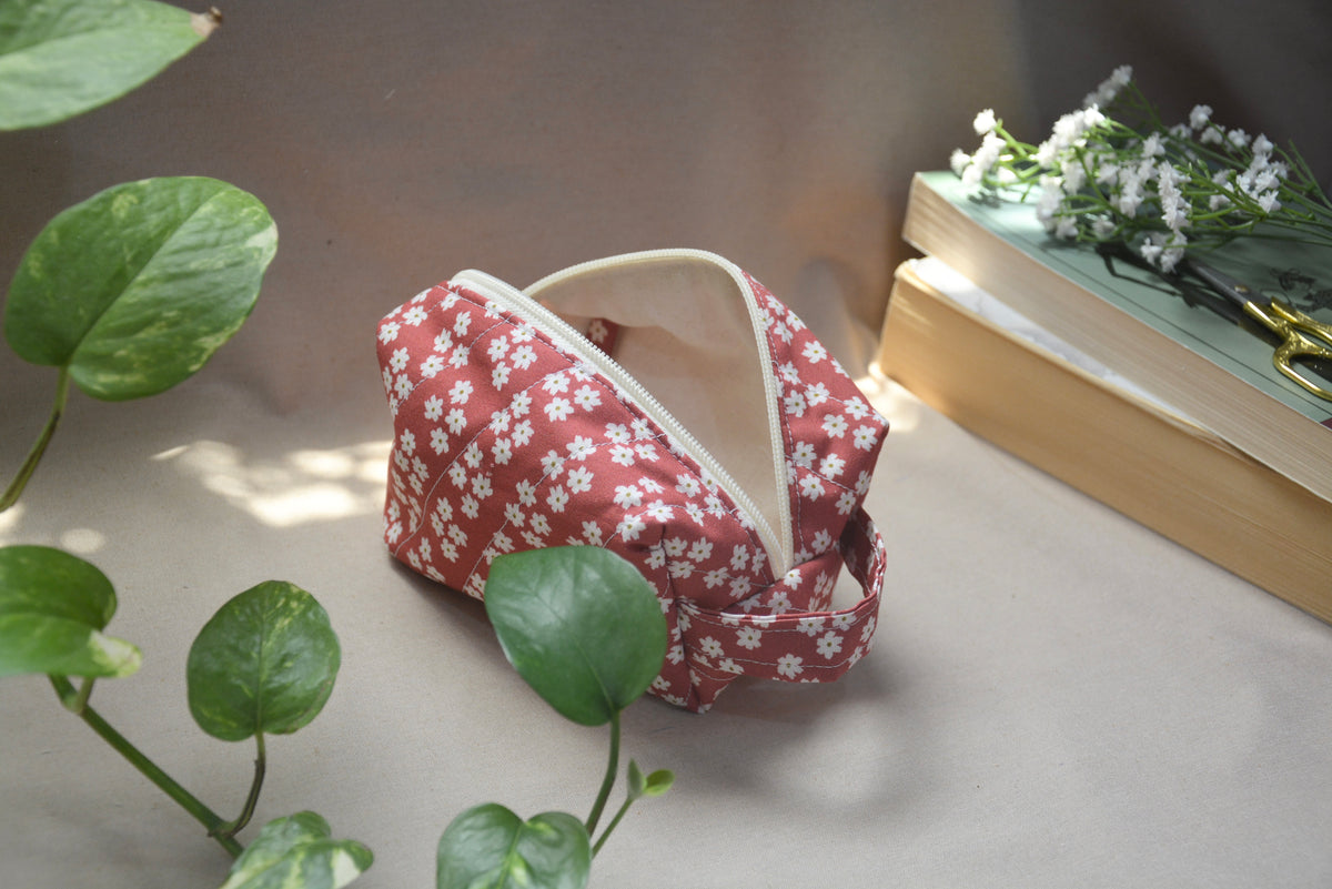 Classic Red Quilted Pouch (Small) | باوتش أحمر