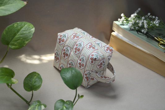 Red Cosmos Quilted Pouch (Small) | باوتش كوزموس أحمر