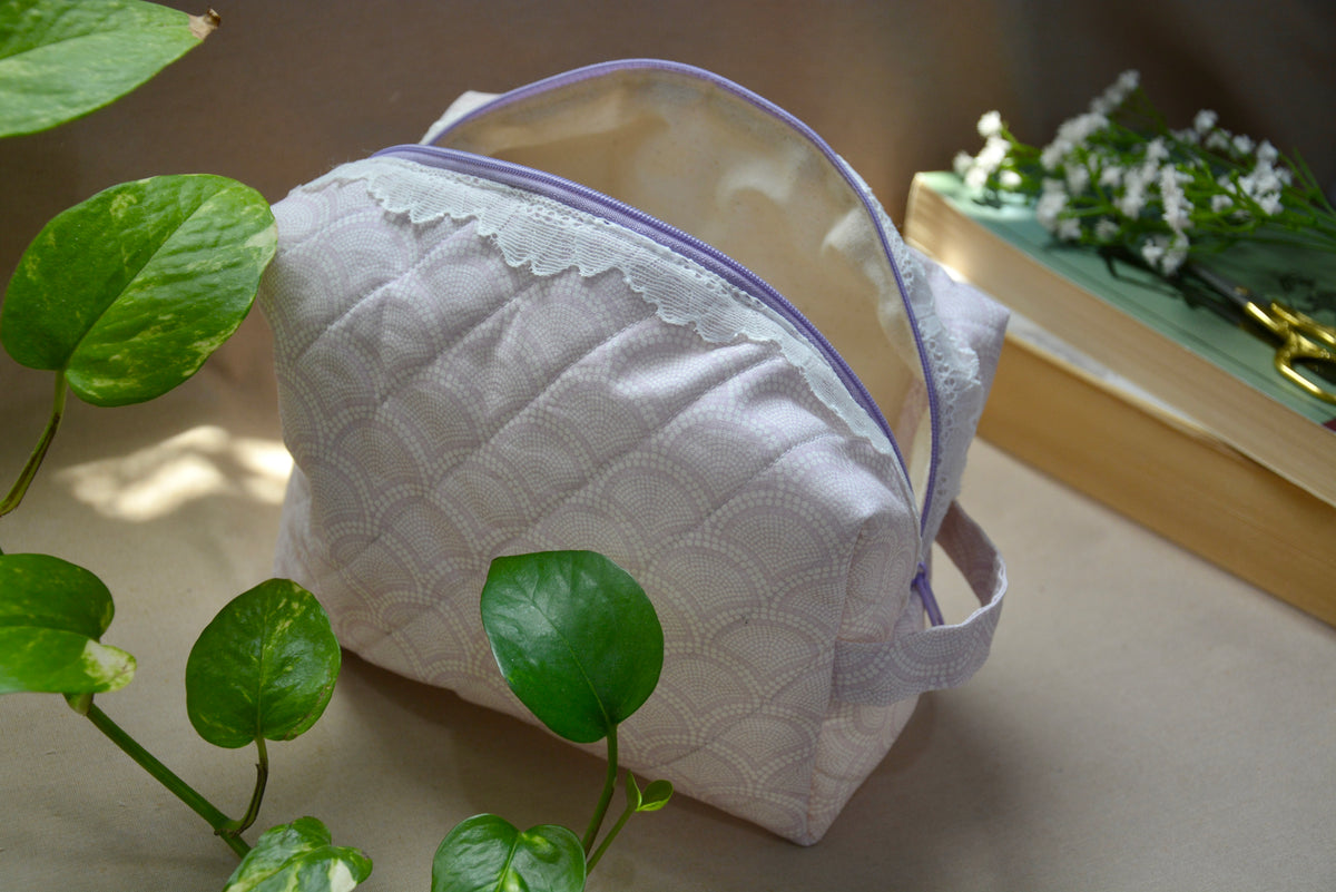 Pink Fans Quilted Pouch (Large ) | باوتش مراوح وردية